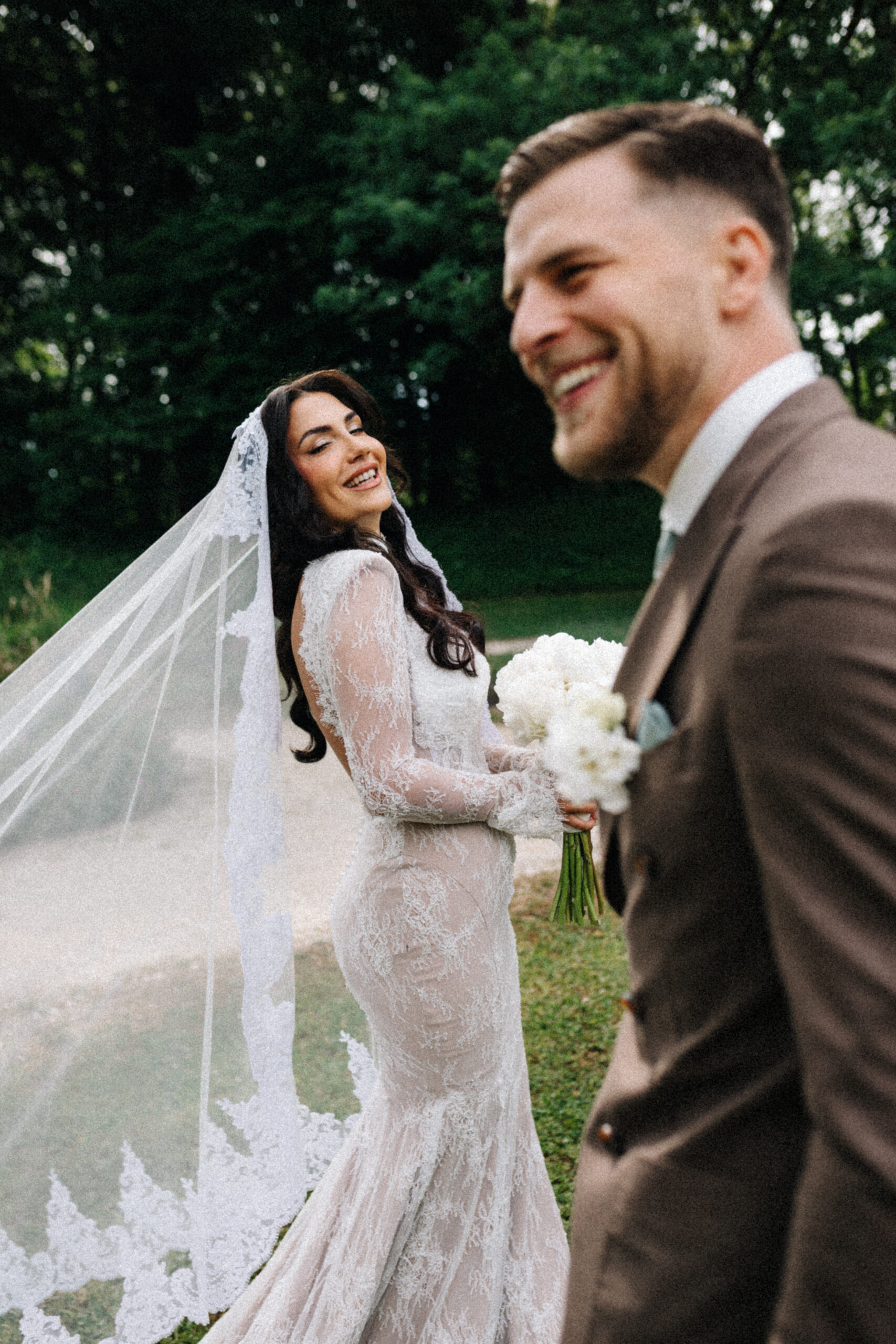 Hochzeitsfotograf Ulm – Brautpaar-Shooting von Melisa & Apo im Glacis Park nach der standesamtlichen Trauung im Kloster Wiblingen